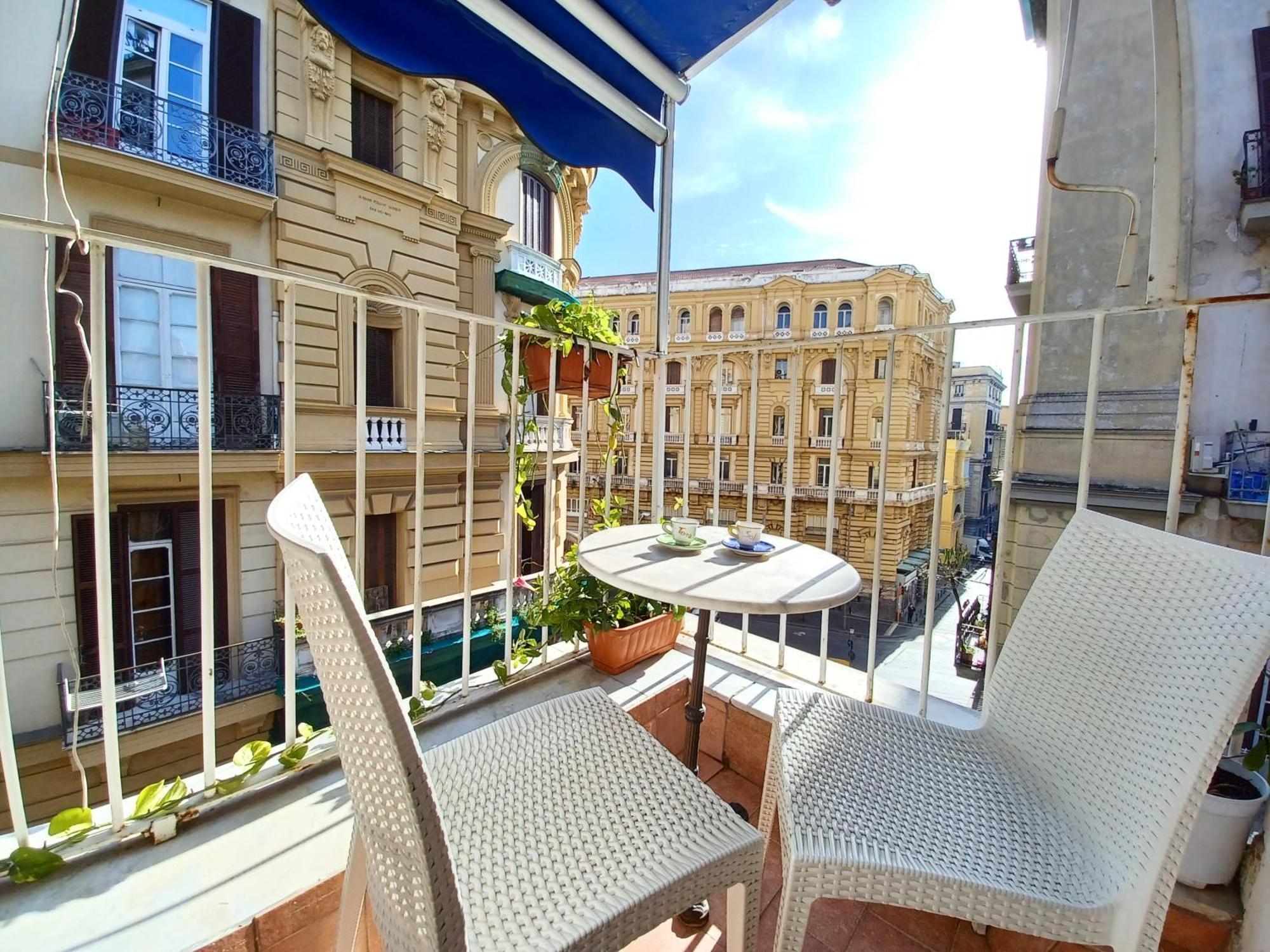B&B Quattro Palazzi Napoli Centro Экстерьер фото